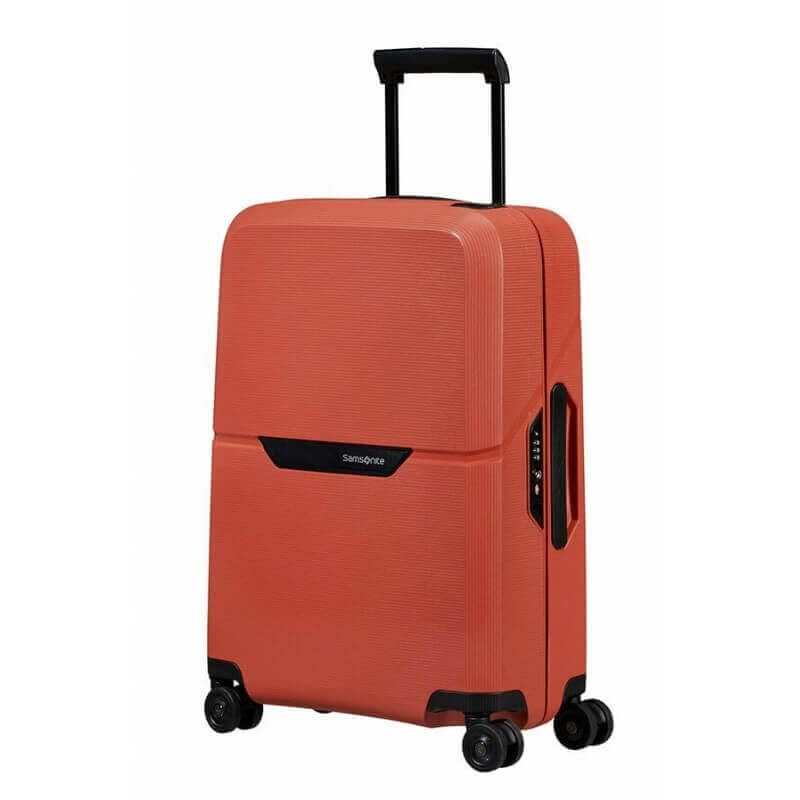 Samsonite koffer van yoghurtpotjes en petflessen