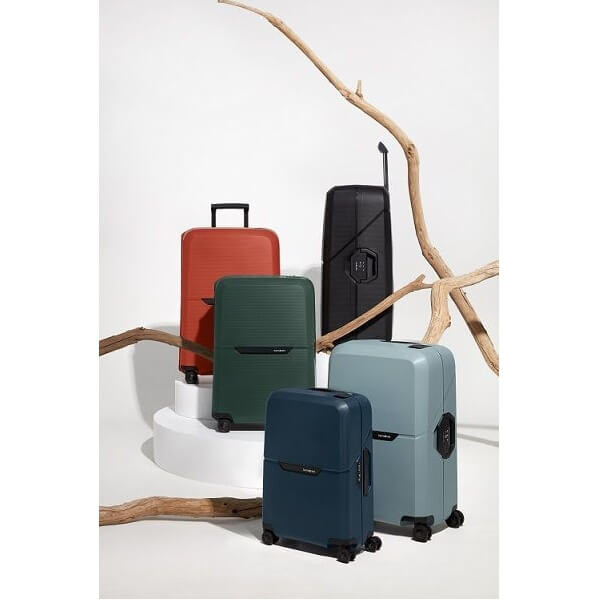 Samsonite koffer van yoghurtpotjes en petflessen